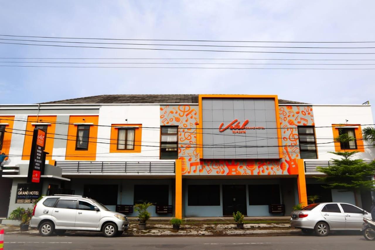 Votel Hotel Tulungagung Kültér fotó