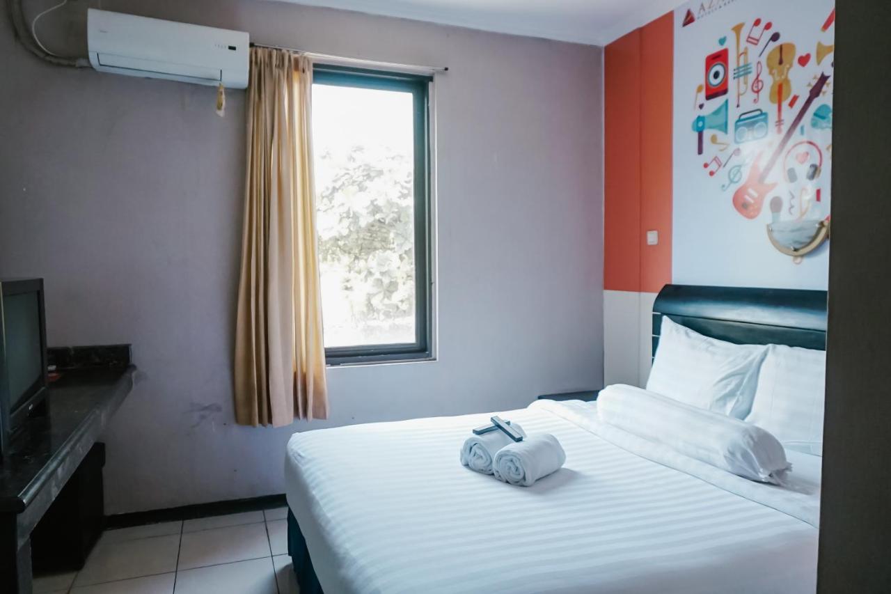 Votel Hotel Tulungagung Kültér fotó