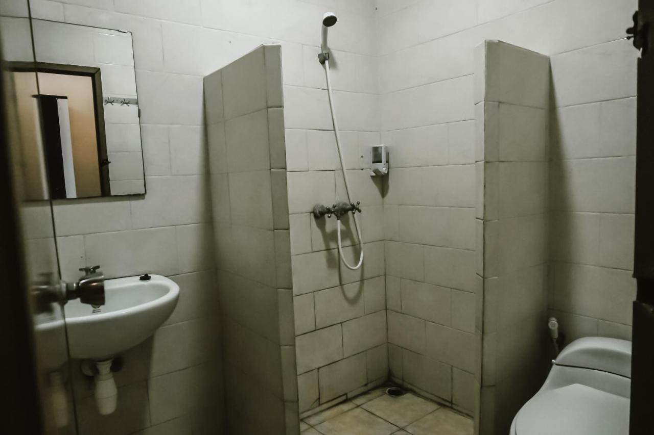 Votel Hotel Tulungagung Kültér fotó