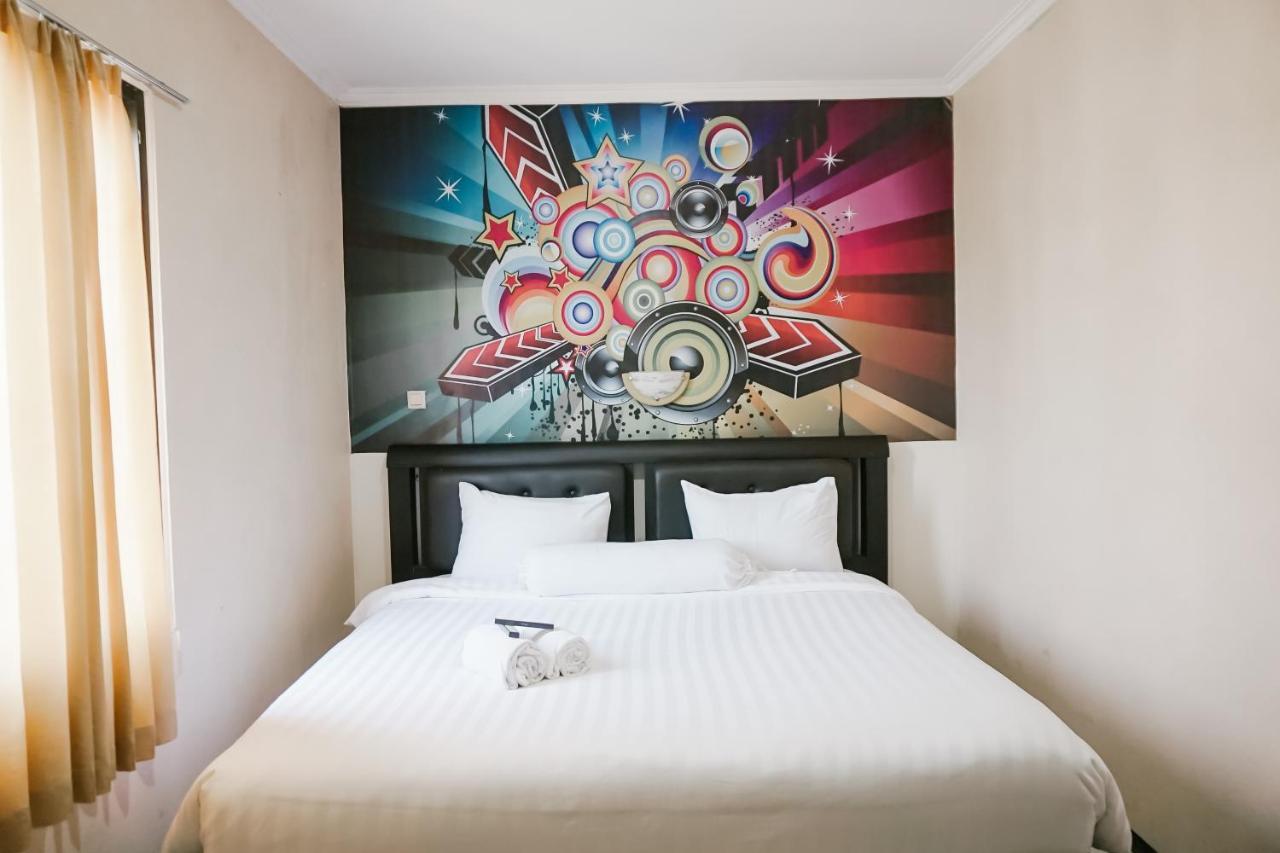 Votel Hotel Tulungagung Kültér fotó
